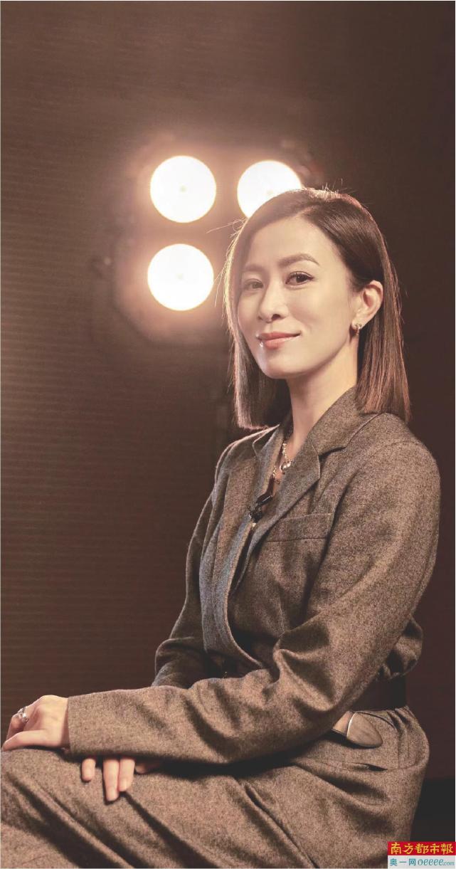 自信自省争取佘诗曼的无限超越经