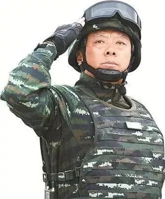 2017年朱日和阅兵时,徐平是武警特警方队将军领队