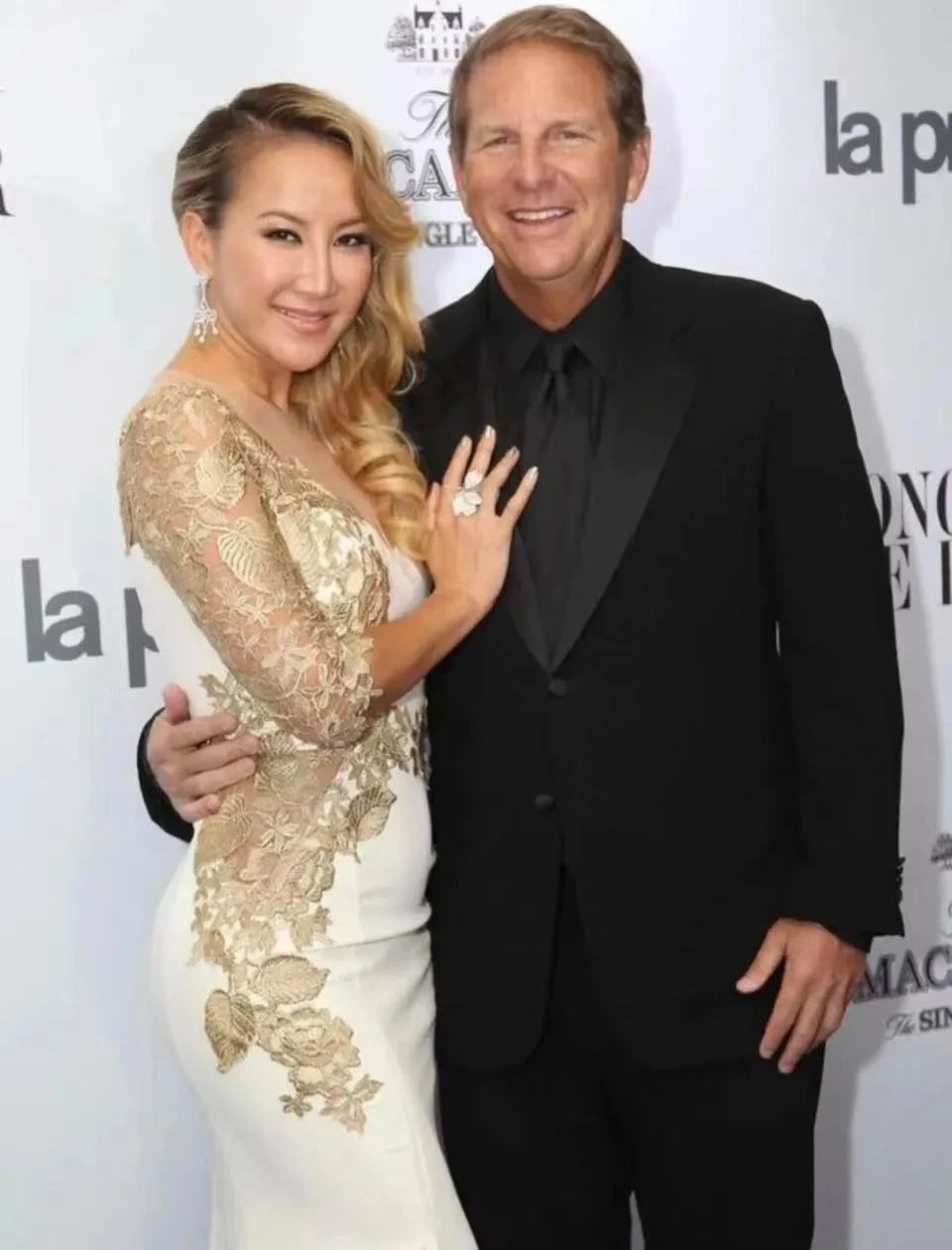 47岁李玟疑似婚变,婚礼花费1.5亿,当12年继母,继女态度好心寒插图3