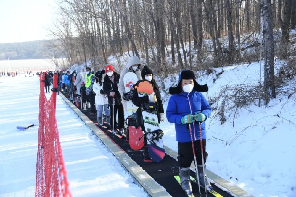 净月潭滑雪场高山滑雪越野滑雪任你滑