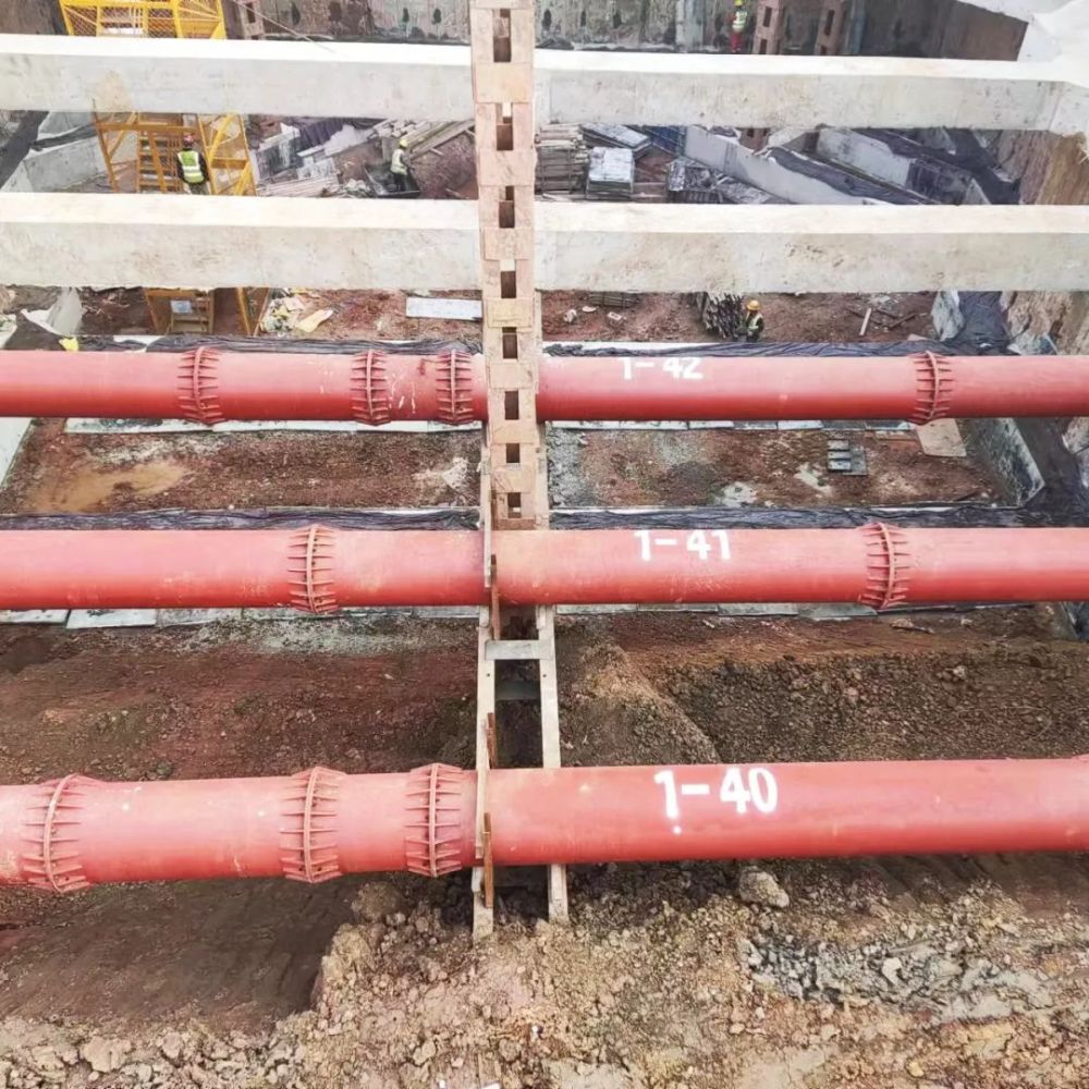 武汉地铁12号线2023年元月新进展:茶叶所站第三道腰梁及砼支撑全部