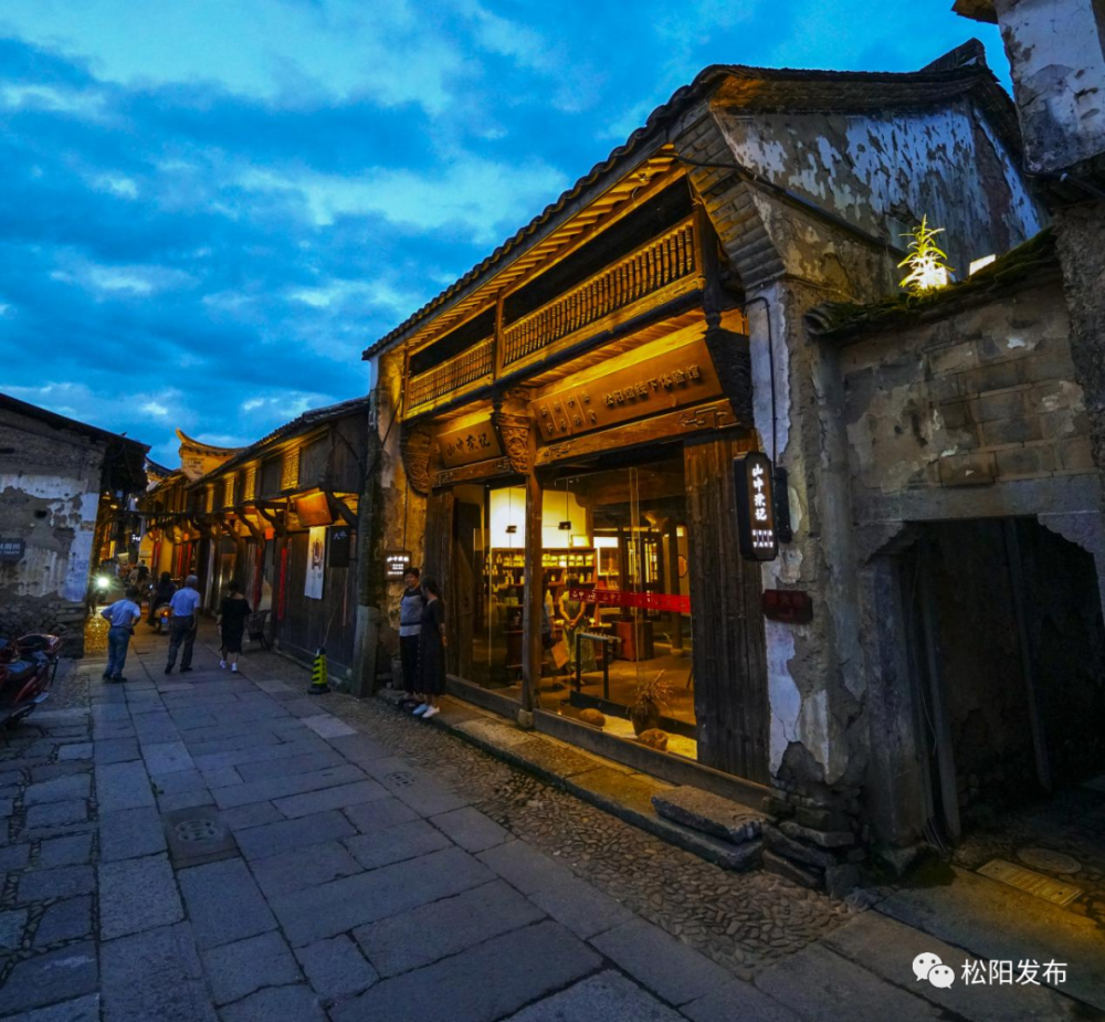 明清街街区位于南直街历史文化街区,核心线路长1.