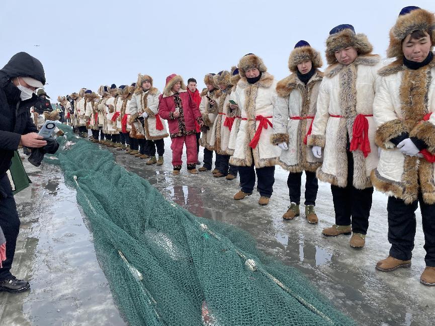 鱼跃乌伦古冰雪迎盛世新疆福海县第十六届冬捕节开幕