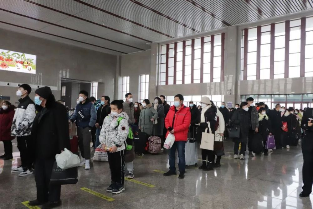 博州交通运输管理局会同相关单位,加强综合运输协同配合,加强火车站