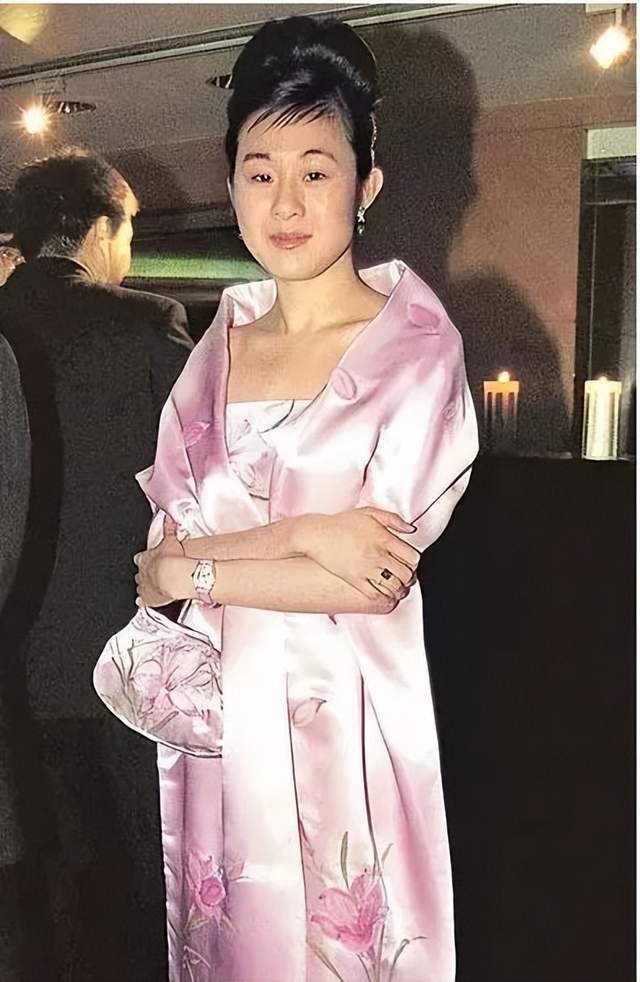 刘銮雄不敢惹的前女友,胜诉美国前总统,王颖妤能力大于长相