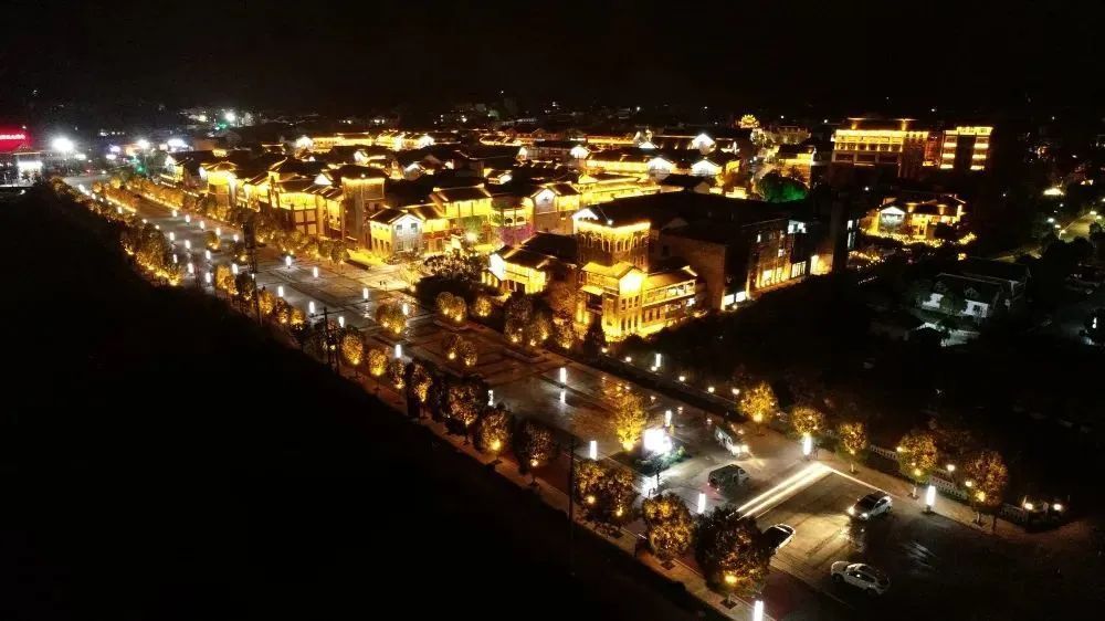 经过8个月的提升改造,寻坊已纳入"大青岩"提质扩容范围,成为青岩古镇