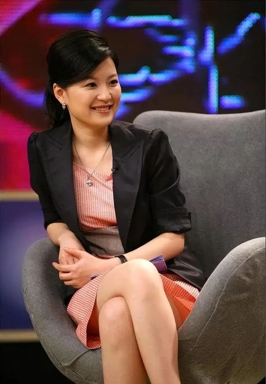上海卫视著名主持人陈蓉,被吊销主持人证后,是否还能再出镜?