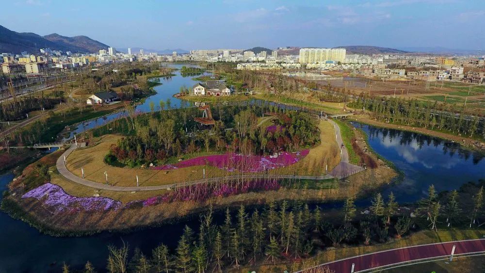 鲁甸河清岸绿生态美