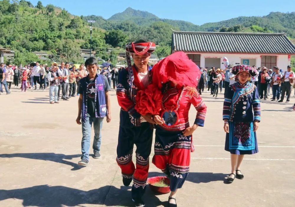 带你"亲历"镇沅哈尼族传统婚礼_腾讯新闻