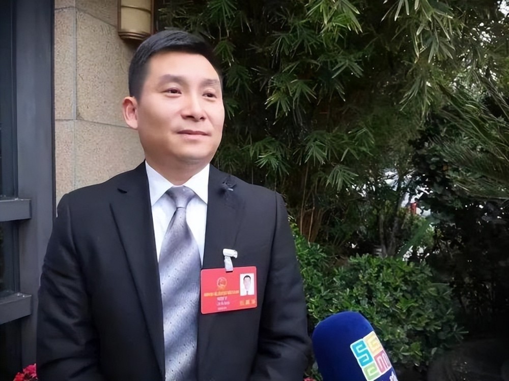 市政协委员,首批科技助理,绵阳职业技术学院副教授刘传辉走进首场代表