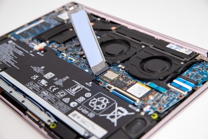 精致机身内的硬核设计 惠普星14 pro轻薄全能本拆机_腾讯新闻