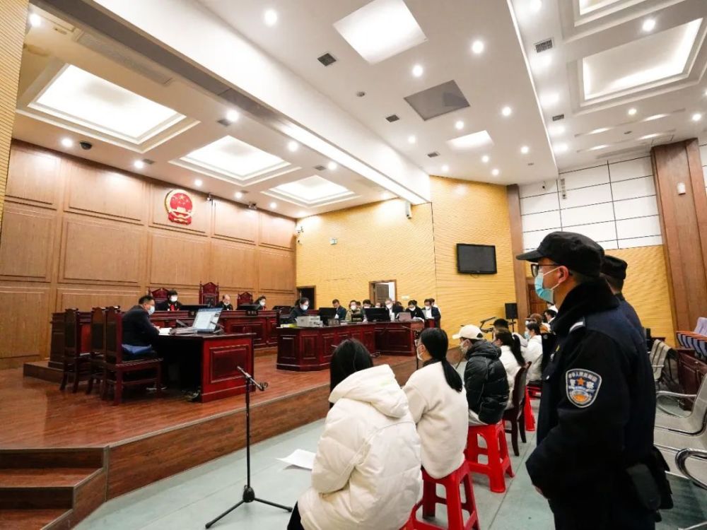 寿县公开审理首例养老诈骗案件以免费送药送健康诱骗中老年人领取补贴