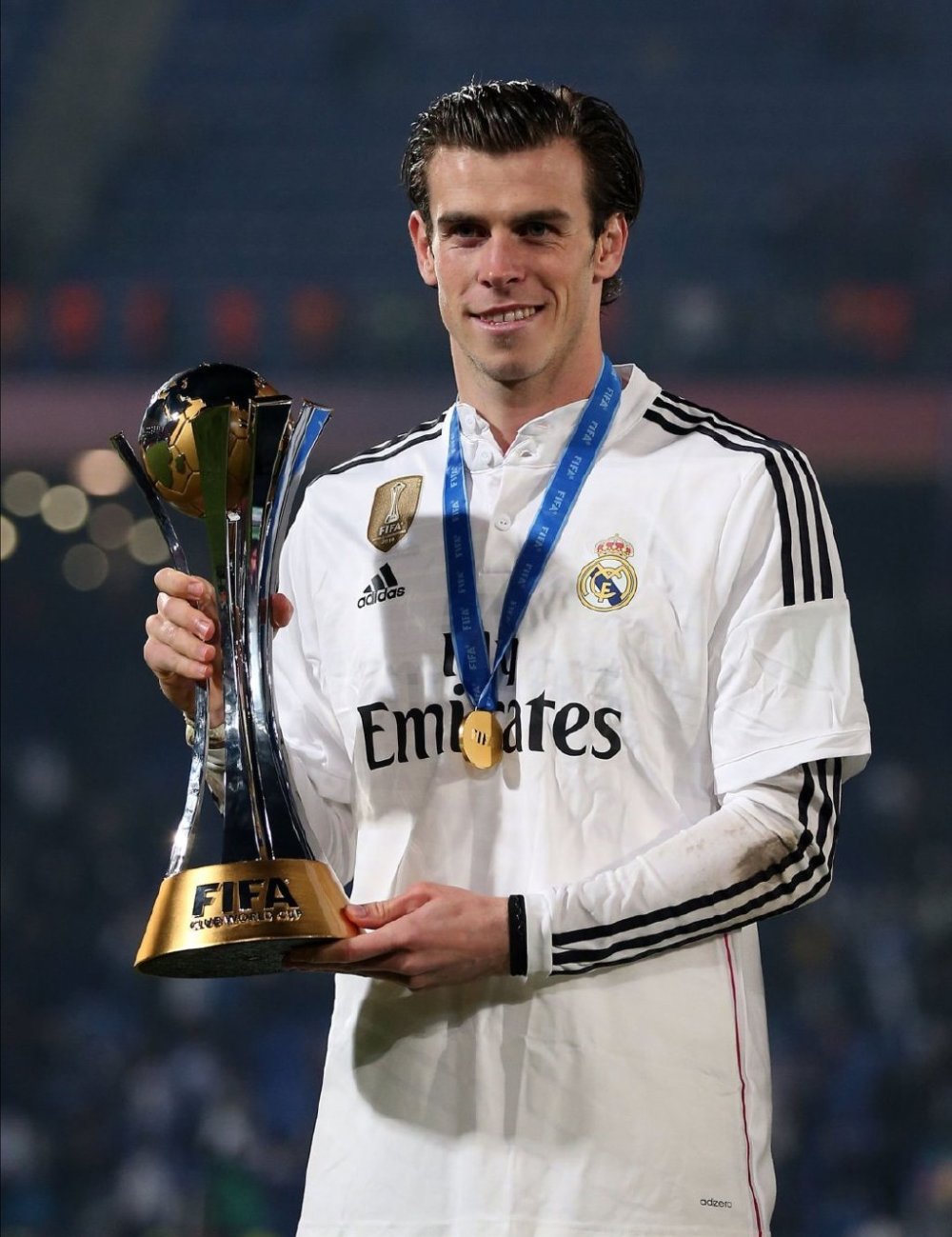 正式告别33岁贝尔官宣结束17年生涯威尔士官推致谢老队长