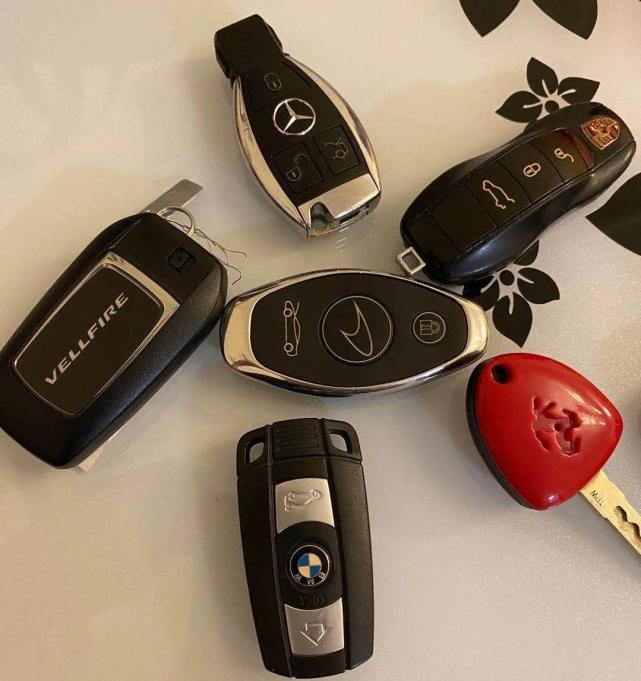 如果,nfc钥匙流行起来,车钥匙拿出来就意味着落后,就显得刻意了,这个