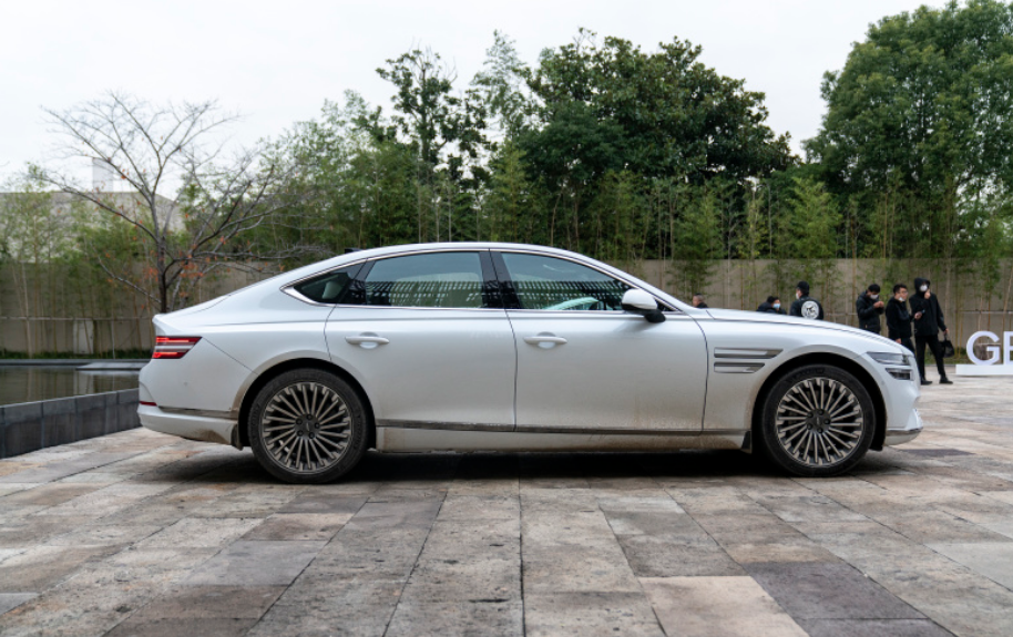 捷尼赛思纯电g80,外观设计稳定输出,动力表现令人惊喜_腾讯新闻