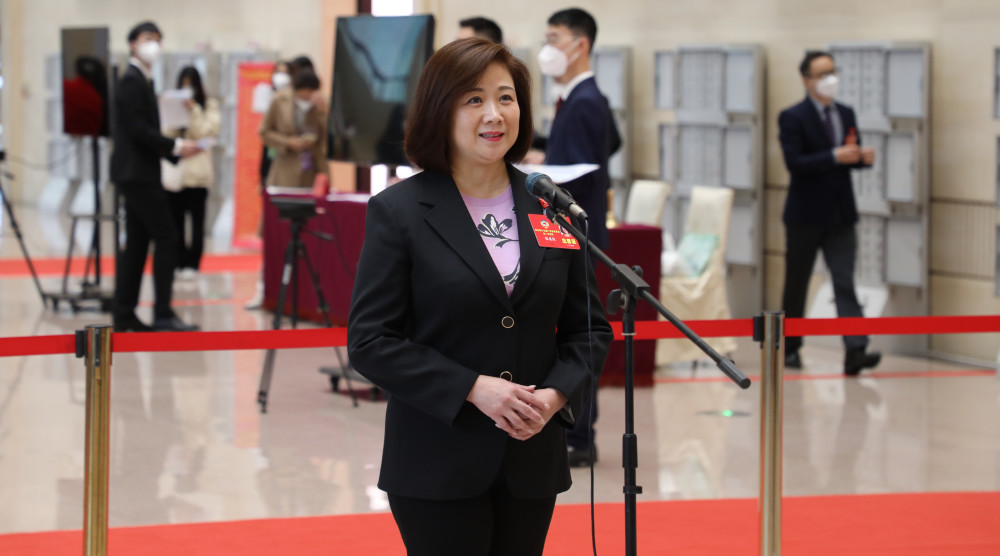 委员通道陈美仪体验大湾区强磁场留下港澳青年逐梦脚步