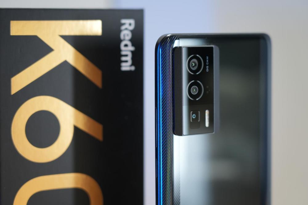 售价2499元却供不应求，5500mAh＋OIS光学防抖，好评率高达98％