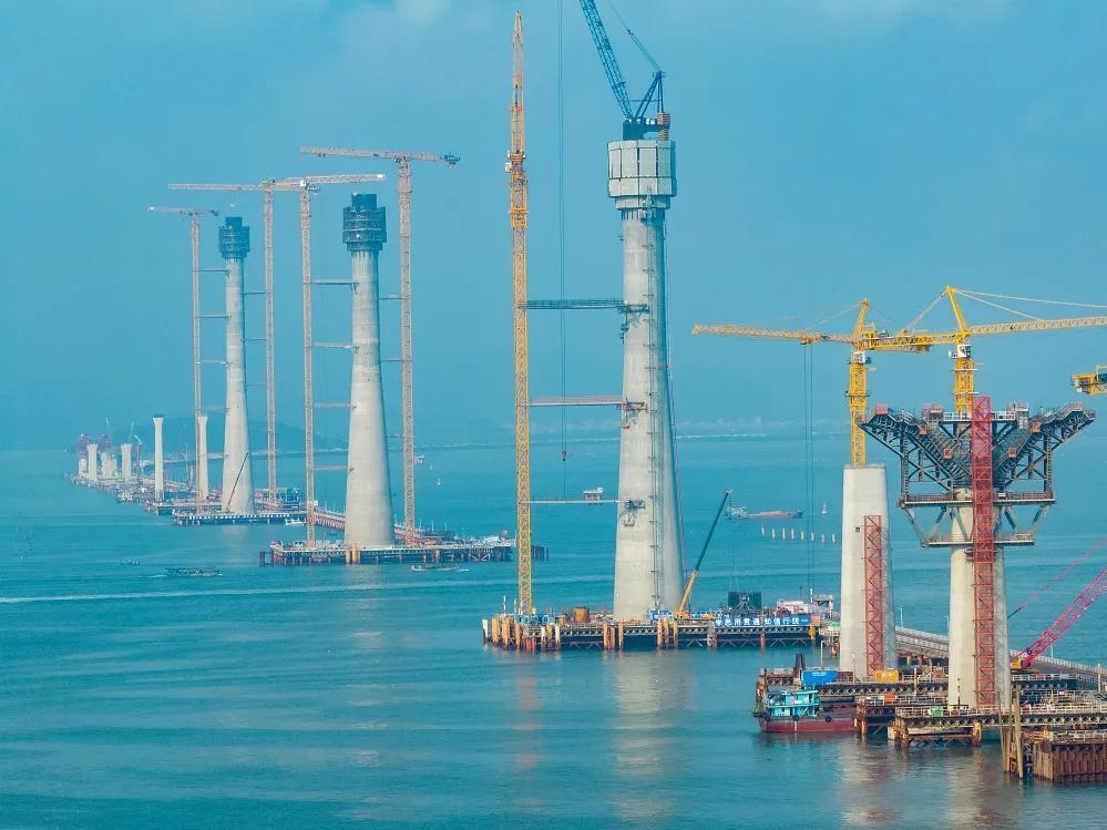 项目预计2024年建成通车,建成后,将与港珠澳大