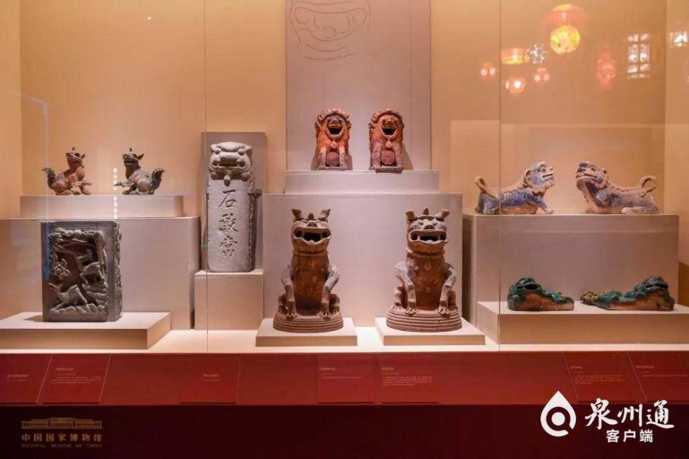 展品展览现场,来自福建博物院的"江加走雕木偶头"显示了福建木偶戏的