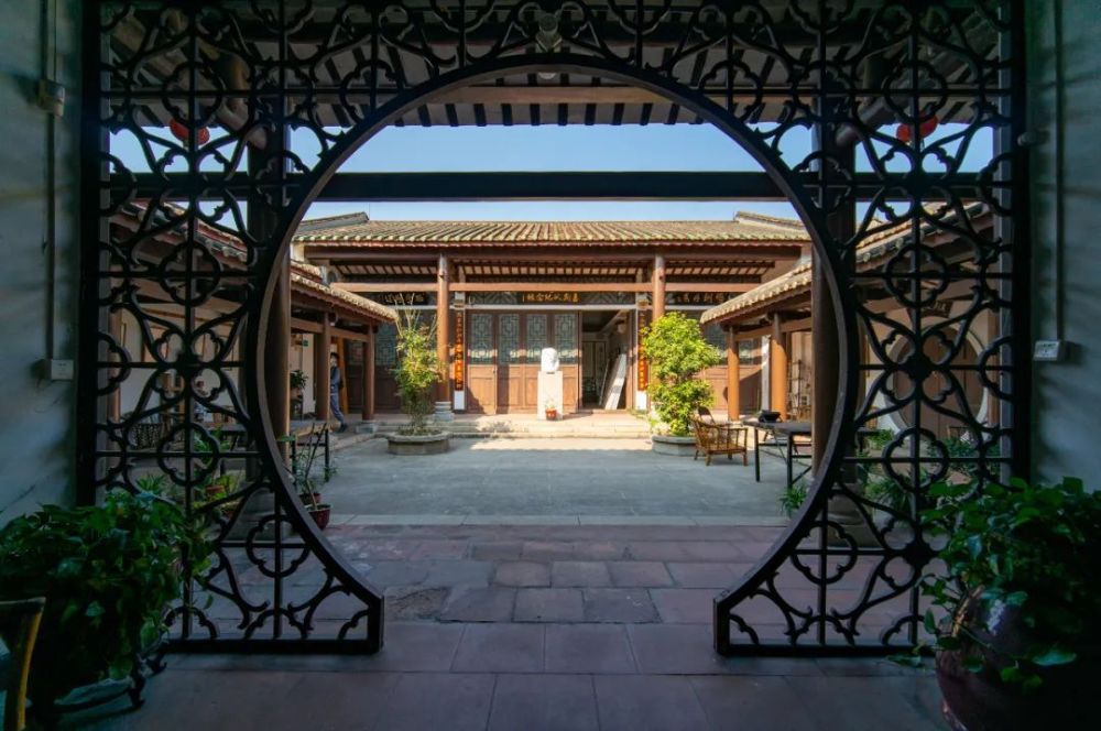 揭秘广州高空四合院,推窗看见镇海楼_腾讯新闻