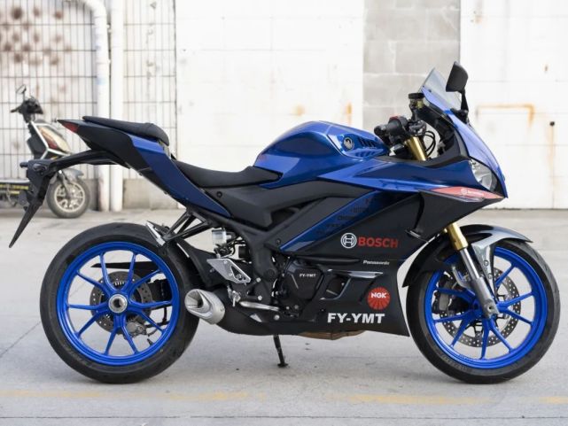 268万元带单摇臂滑动离合器的r3飞鹰rm35高配版静态展示