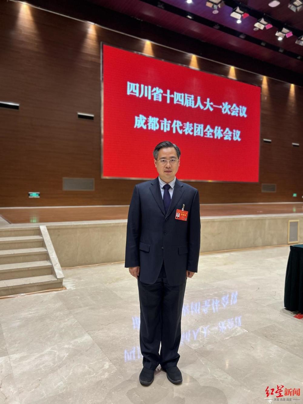 四川省人大代表胡建平以新津区眉山天府新区交界地带智能制造精品示范