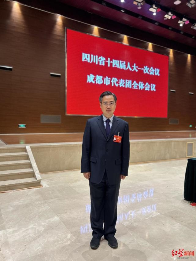 四川省人大代表胡建平以新津区眉山天府新区交界地带智能制造精品示范