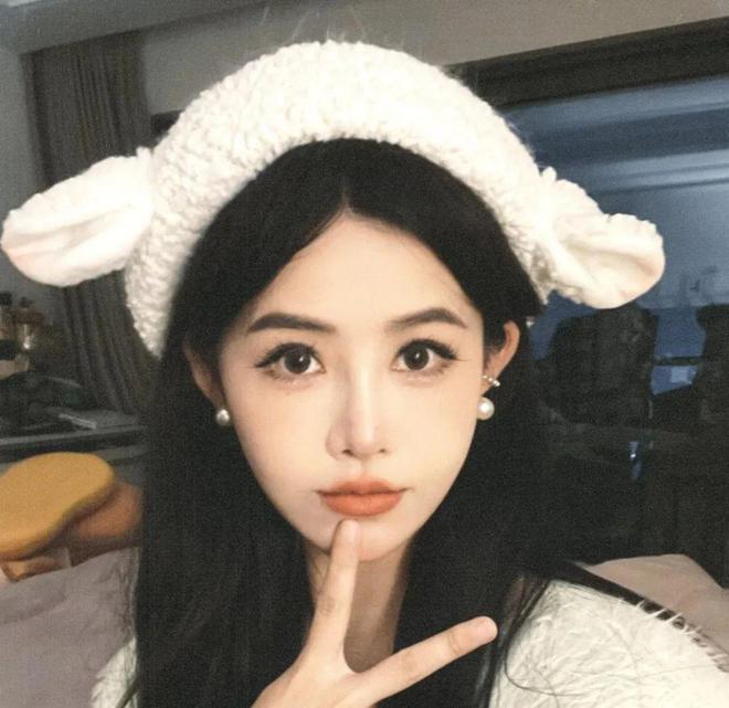 古早网红zz小黑官宣怀孕,被男友绑住吸血,以后变林珊珊2.0?_腾讯新闻