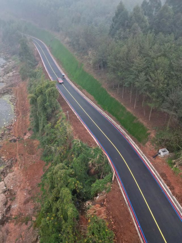 骑游约吗峨眉河风景道二期完工通车