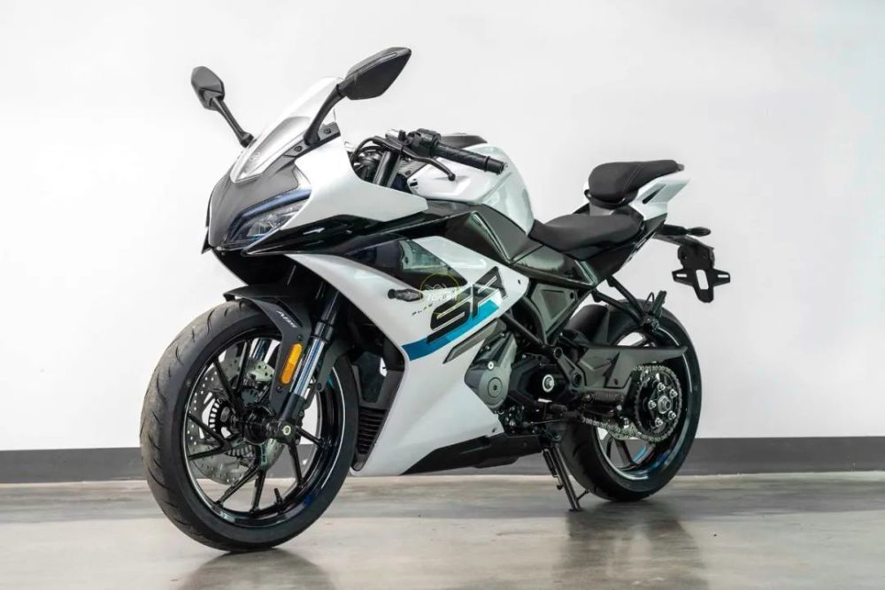 春风250sr又玩新花样,换装450sr同款外观!复古版狒狒正式申报!