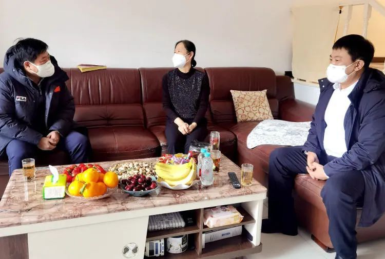 阿荣旗第一中学党总支书记,校长于宏伟,感谢他多年来为阿荣旗教育事业