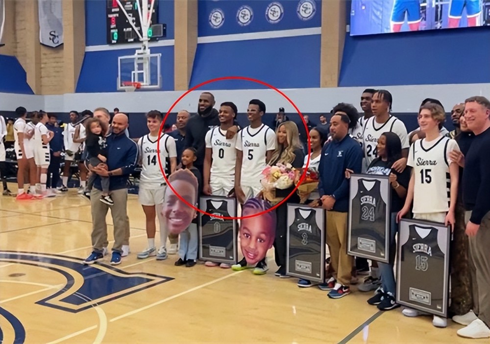 全家出动布朗尼高四之夜19岁叱咤球场情场詹皇乐了