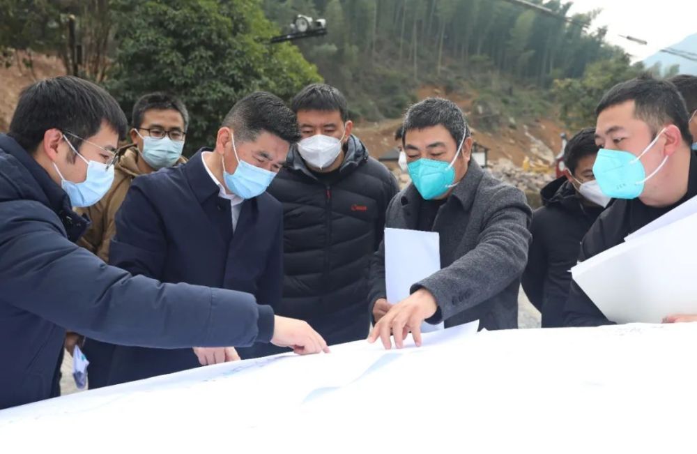 胡益峰一行来到石梁镇黄茶村,双溪村和七里乡七里