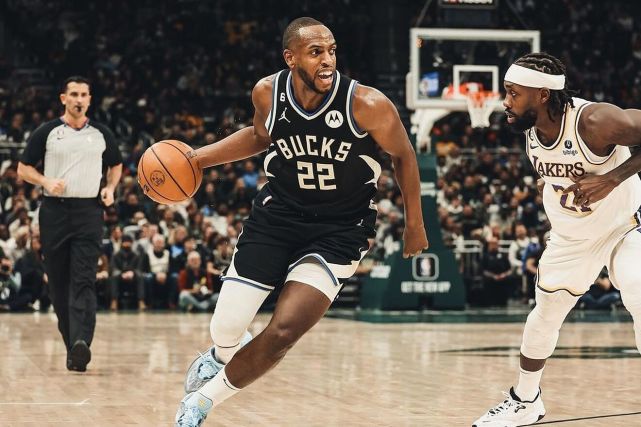 米德尔顿被下放到发展联盟本赛季仅出场7次直言困境令雄鹿更强大