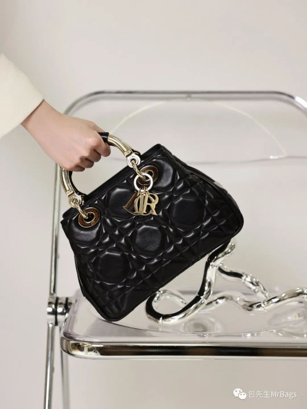 dior最新款"大女主"包!一只包要6万!_深圳热线