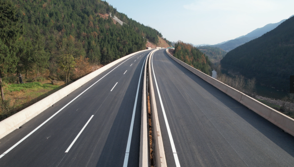 8公里,起于通江县环城北路与既有s204交叉口处,止于诺水河镇,是四川省