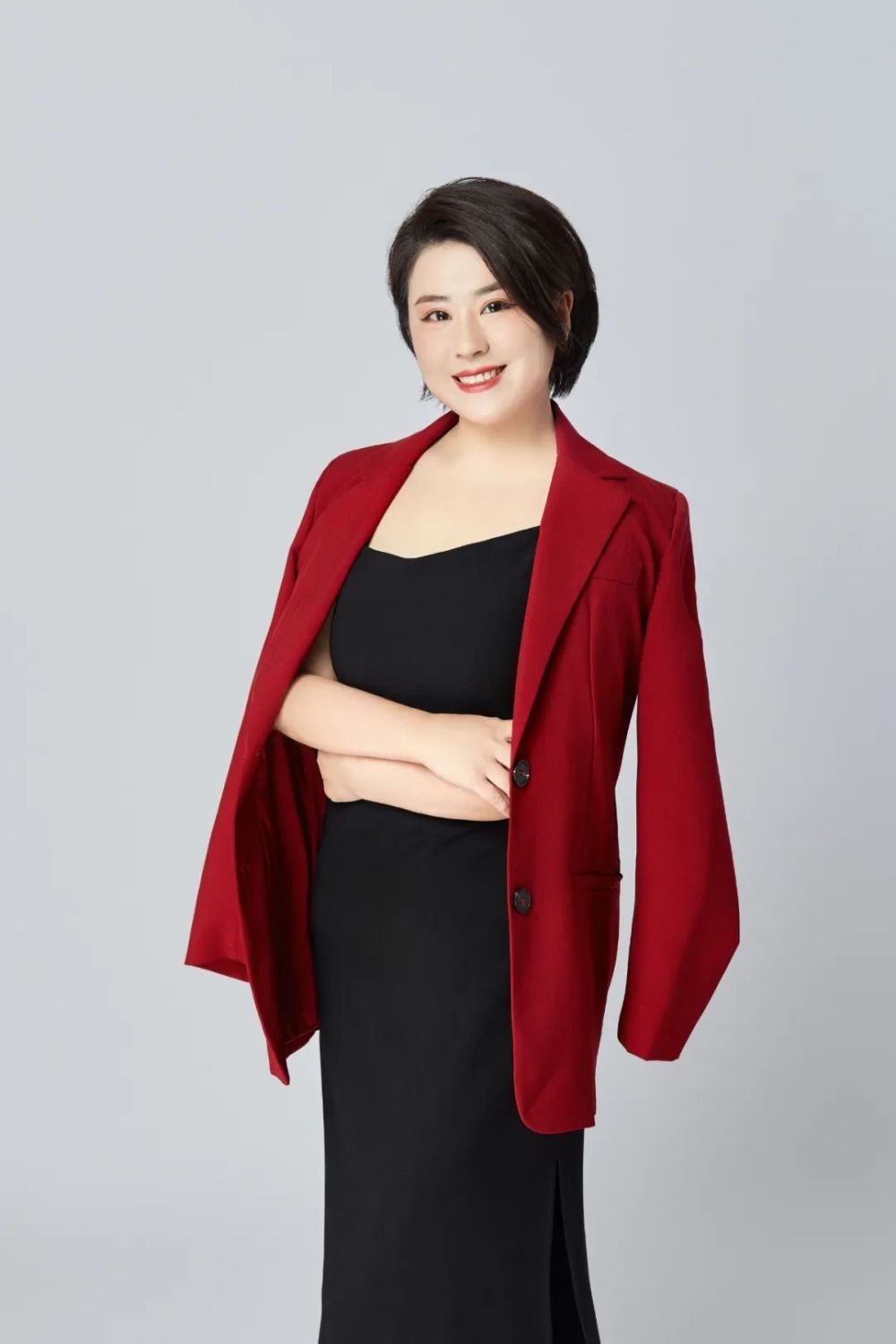 在大多数人为过年做准备时,属兔的任思媛却腾不出一刻闲暇忙于自己.