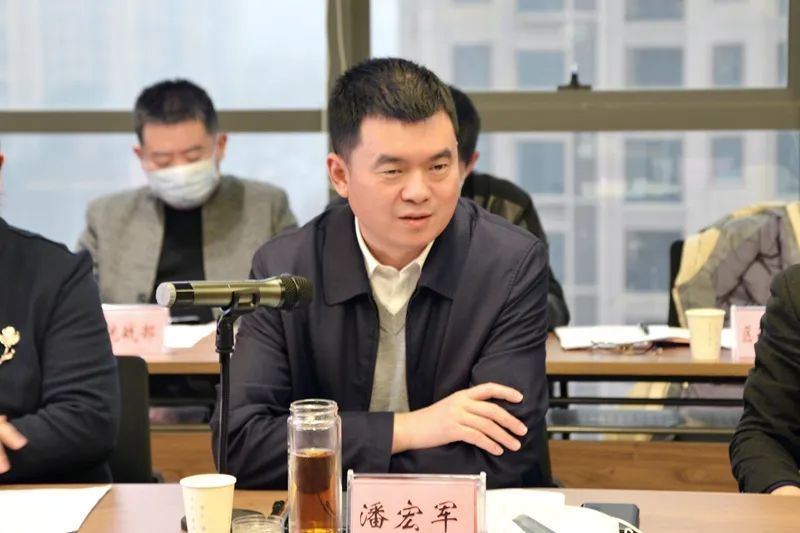 潘宏军表示,各级各部门将进一步提升服务意识,担当意