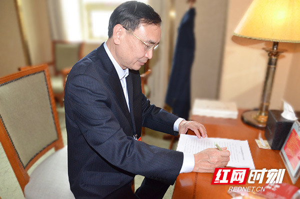 委员风采丨潘志勇用心履职全力当好民企权益代言人