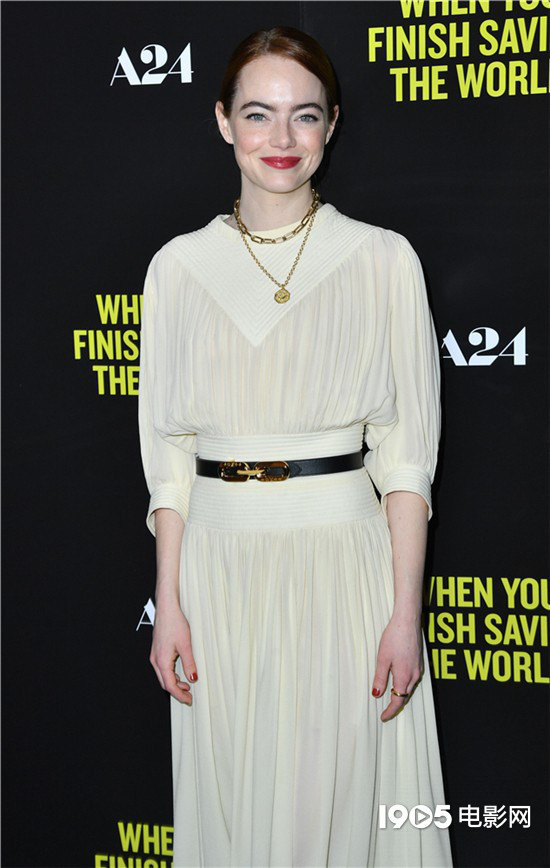 石头姐艾玛斯通纽约宣传新片皮肤白皙透亮