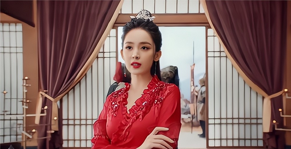 梅开三度古力娜扎一身红衣cos攻城掠地貂蝉这就是董卓的快乐