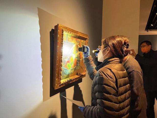 画框居然不挂正远程点交再也别来探营上海英国国家美术馆珍品展布展