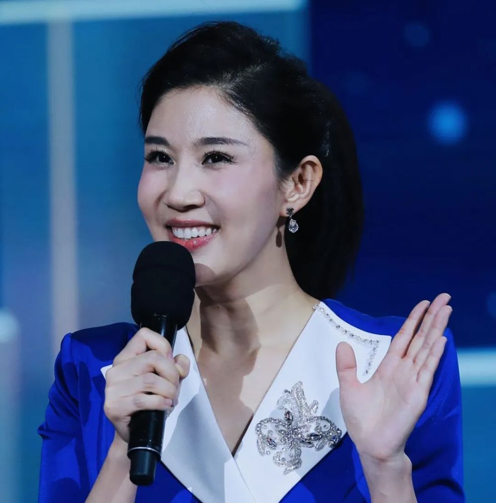 黄莉盛典1月15日晚19点正式上线哦～也希望大家持续关注农视网,中国