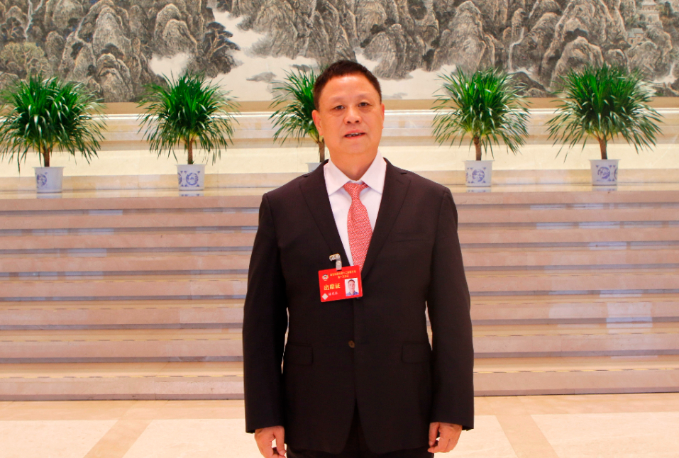 委员访谈室陈虎林走出困境需要全社会搭把手