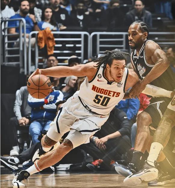 阿龙戈登全场投篮8中6三分3中2得到17分5篮板5助攻