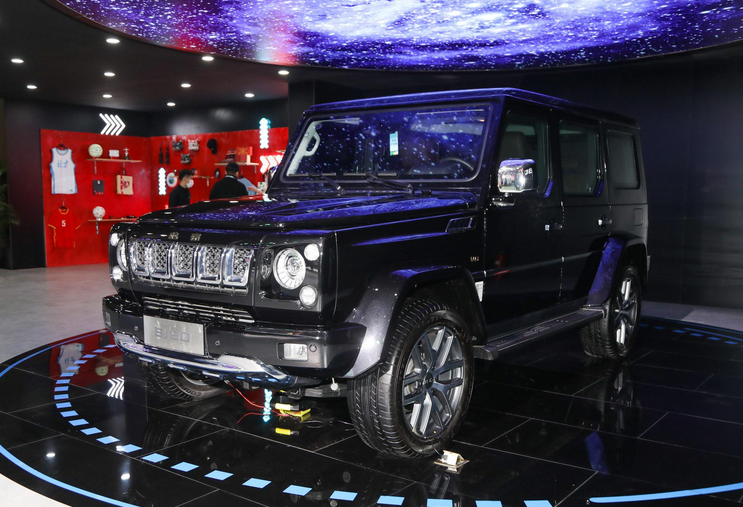 新款北京bj80亮相,车身采用全新设计,强化了整体硬派风格_腾讯新闻