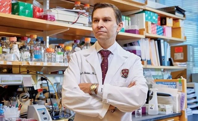 大卫·辛克莱发表cell论文:表观遗传才是衰老的主要驱动力,逆转衰老