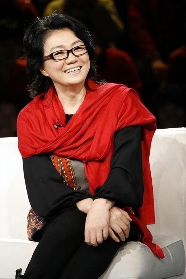 著名歌唱家谢莉斯因脑梗去世,生前脑损伤难医治