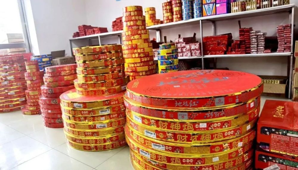 鹤城人事关烟花鞭炮