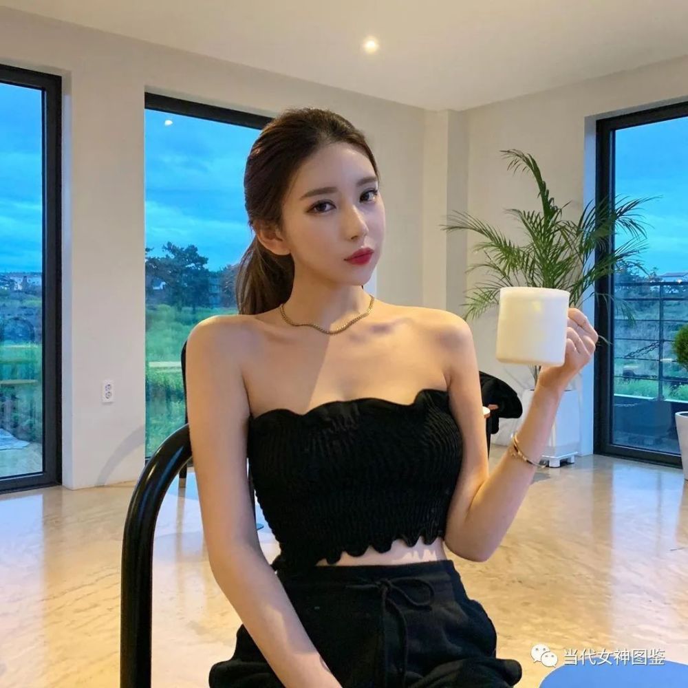 ins美女身材性感的大长腿女神模特写真